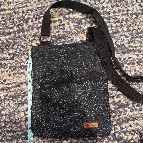 Eddie Bauer Handbags - Eddie Bauer cross body sport bag
